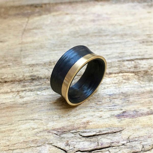 ring-in-carbon-und-gelbgoldE9903808-3A24-B788-DC3C-55E2F8EF94DA.jpg