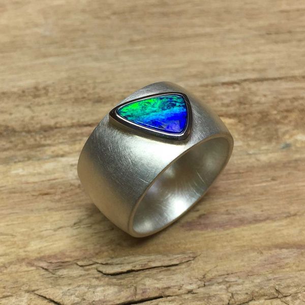 ring-in-silber-und-weissgold-mit-opal34A2420E-46CD-8D68-DA38-3ED178BDD80D.jpg